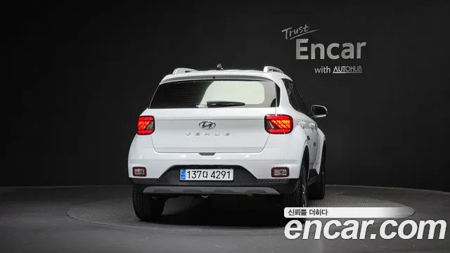 Hyundai Venue — Фото автомобиля 4