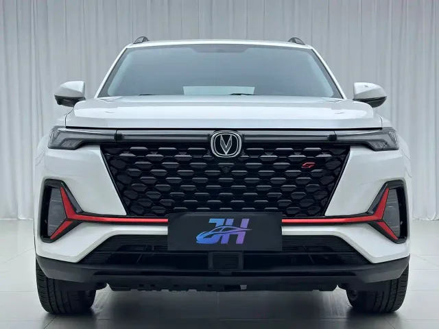 Changan CS35 Plus — Фото автомобиля 2
