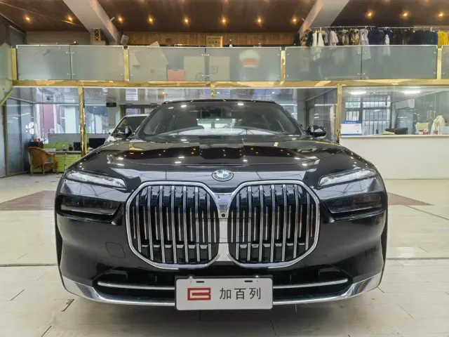 BMW 7 Series — Фото автомобиля 2