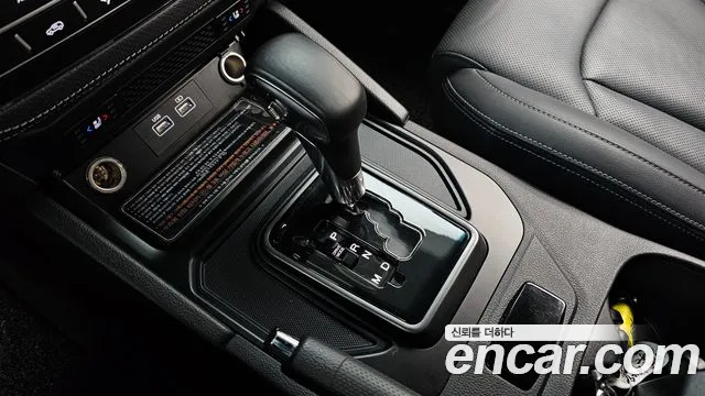 KG_Mobility_Ssangyong Rexton Новый Rexton Sport Khan Дизель 2.2 2WD — Фото автомобиля 9