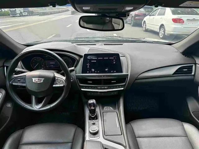 Cadillac CT5 — Фото автомобиля 5