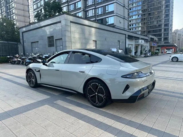 Xiaomi SU7 — Фото автомобиля 10