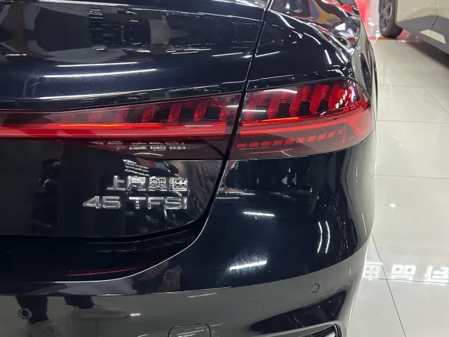 Audi A7L — Фото автомобиля 16