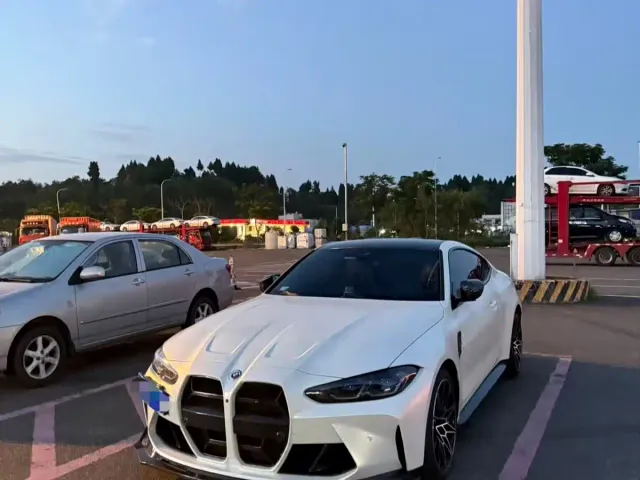 BMW M4 — Фото автомобиля 2