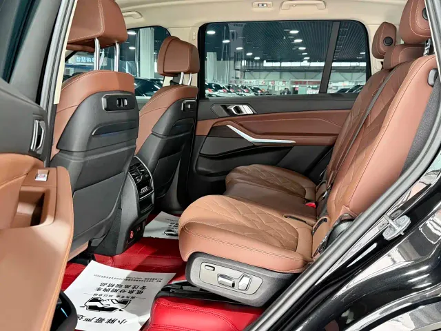 BMW X7 — Фото автомобиля 11