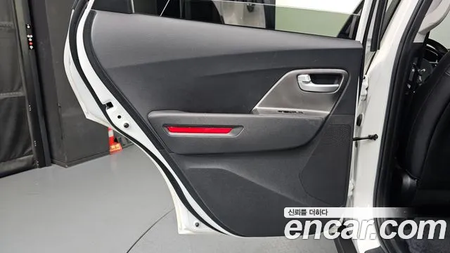 Kia Niro Niro Plus Air — Фото автомобиля 25