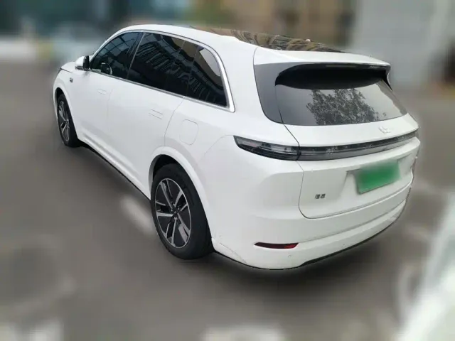 Li Auto L7 — Фото автомобиля 24