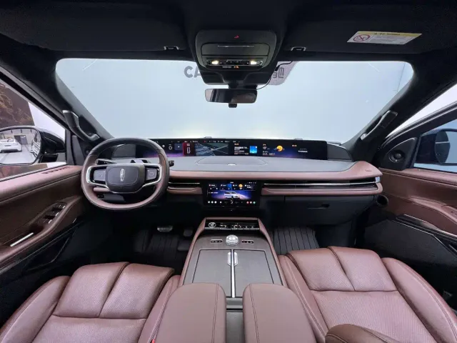 Lincoln Navigator — Фото автомобиля 8