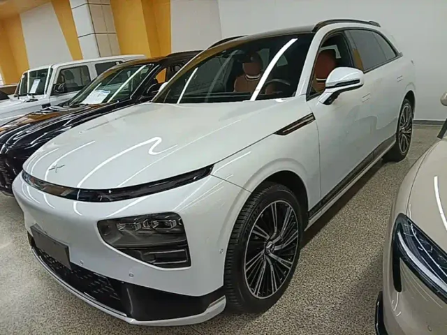 Фотография автомобиля — Xpeng G9