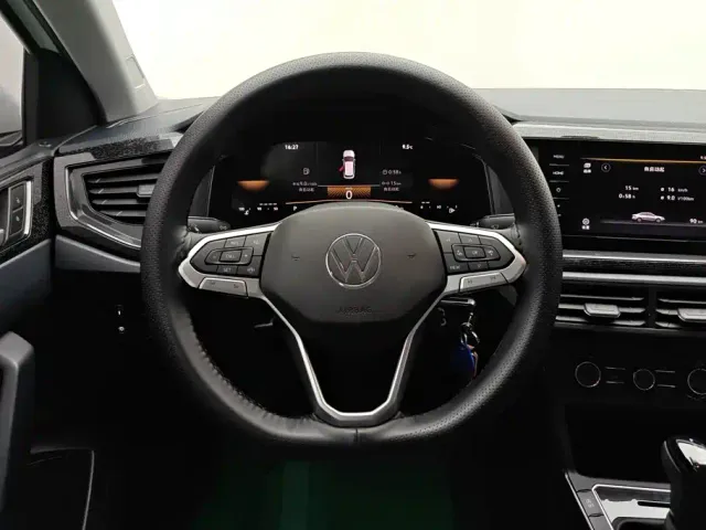 Volkswagen Lavida — Фото автомобиля 15