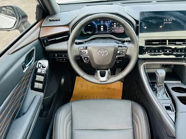 Toyota Avalon 2024 Hybrid 2.0L Luxury Edition — Фото автомобиля 18