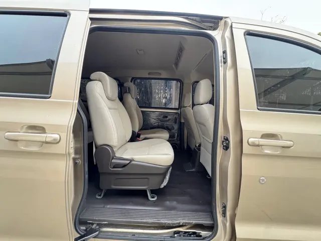 Wuling Hongguang V — Фото автомобиля 18