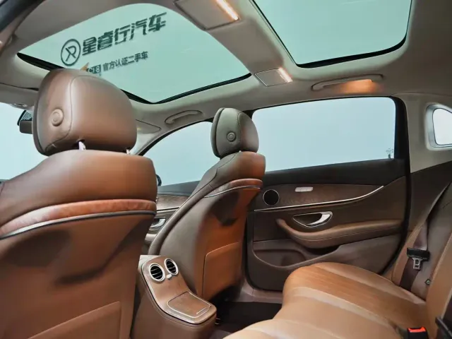 Mercedes-Benz E-Class — Фото автомобиля 17