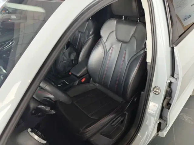 Audi Q2L — Фото автомобиля 14