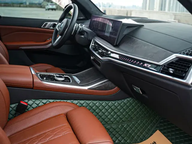 BMW X7 — Фото автомобиля 10