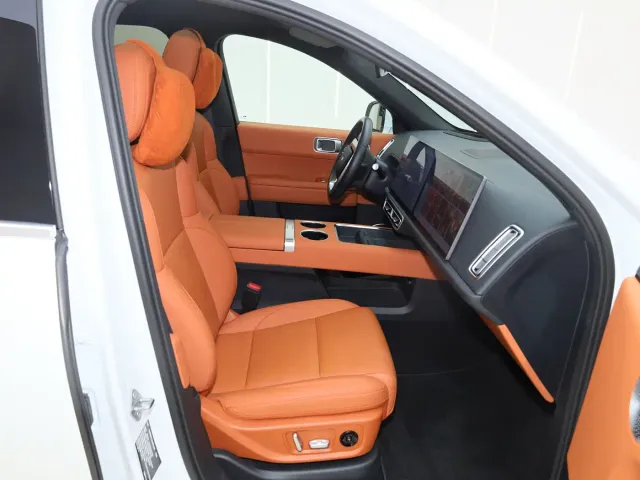 Li Auto L6 — Фото автомобиля 15