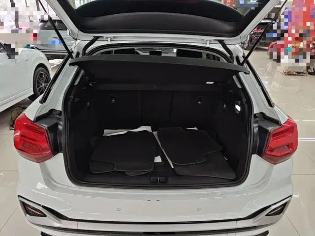 Audi Q2L — Фото автомобиля 18