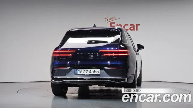 Genesis GV70 2.5T Бензин AWD — Фото автомобиля 4