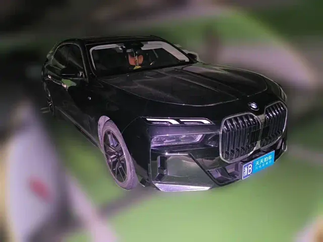 BMW BMW 7 Series 2023 Model 735Li M Sport Package — Фото автомобиля 3