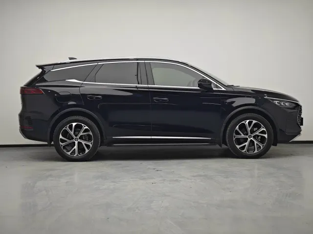 BYD Tang — Фото автомобиля 11