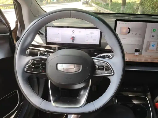 Geely Geometry M6 — Фото автомобиля 10