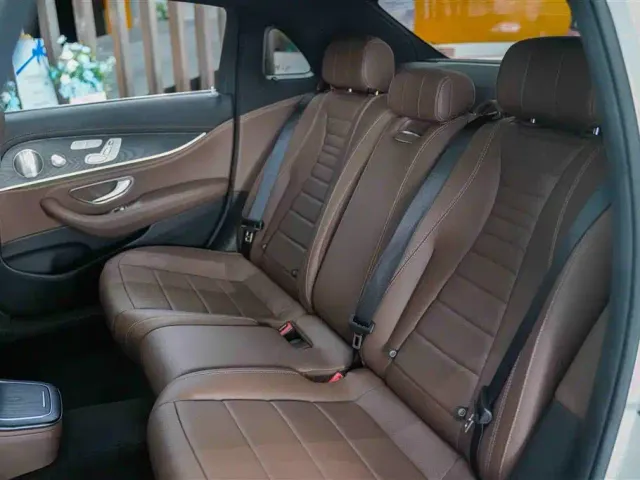 Mercedes-Benz E-Class — Фото автомобиля 13