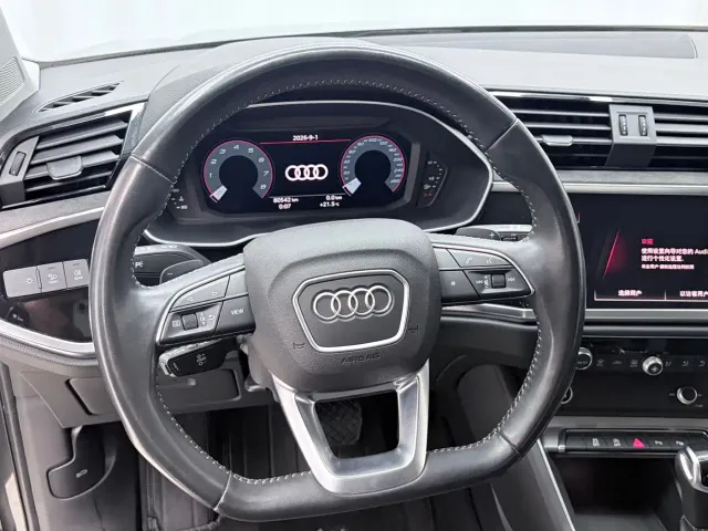 Audi Q3 — Фото автомобиля 10