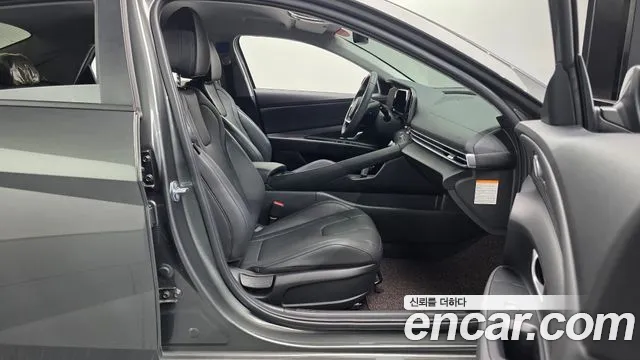 Hyundai Avante CN7 — Фото автомобиля 11