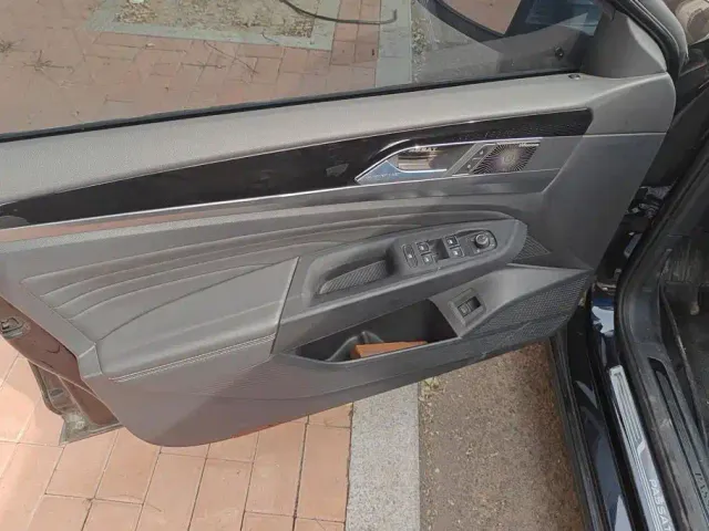 Volkswagen Passat — Фото автомобиля 7