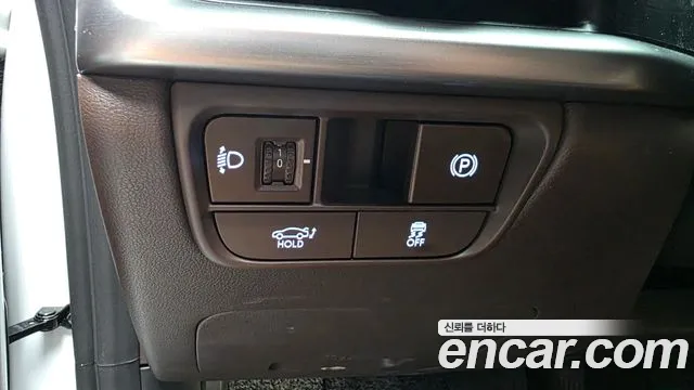Hyundai Grandeur Grandeur (GN7) 2.5 Бензин 2WD — Фото автомобиля 27