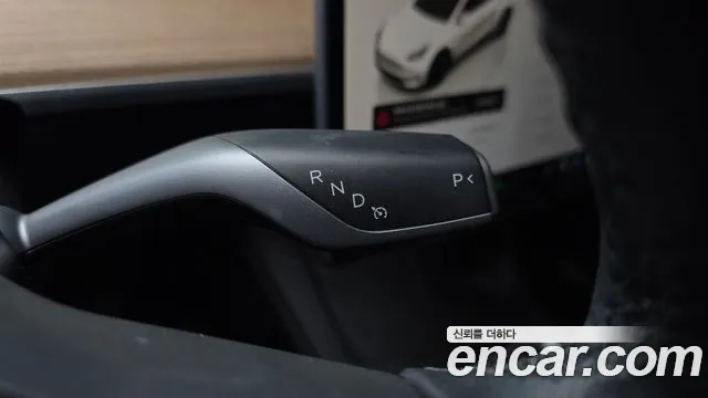 Tesla Model Y — Фото автомобиля 9