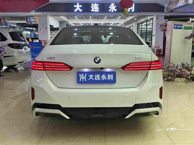 BMW 5 Series — Фото автомобиля 15