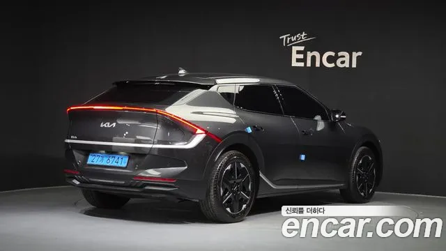 Kia EV6 — Фото автомобиля 2
