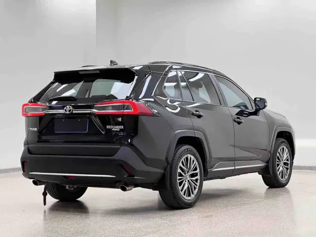 Toyota Wildlander — Фото автомобиля 30