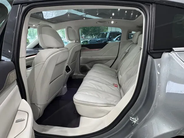 Buick Electra L7 — Фото автомобиля 7