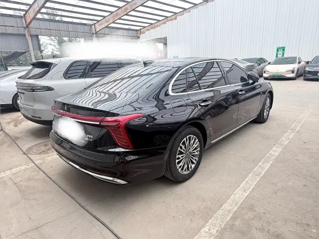 Hongqi H5 — Фото автомобиля 7