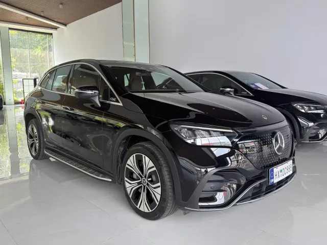 Фотография автомобиля — Mercedes-Benz EQE SUV