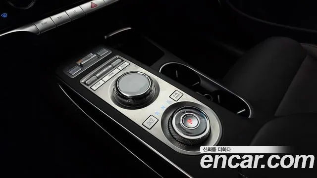 Genesis GV70 — Фото автомобиля 9