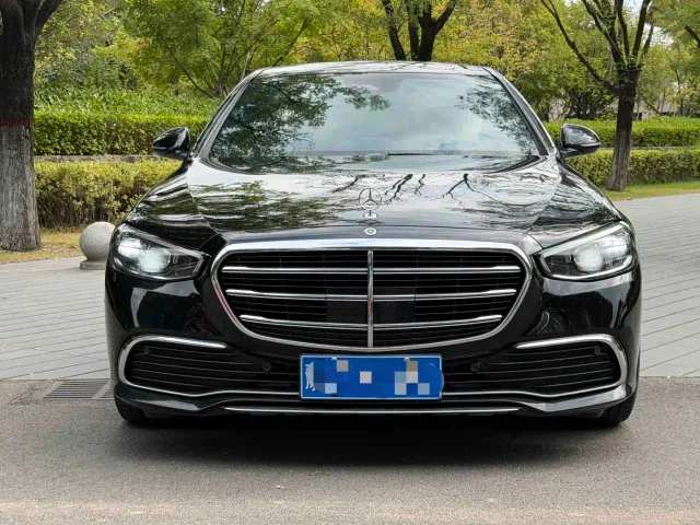 Фотография автомобиля — Mercedes-Benz S-Class