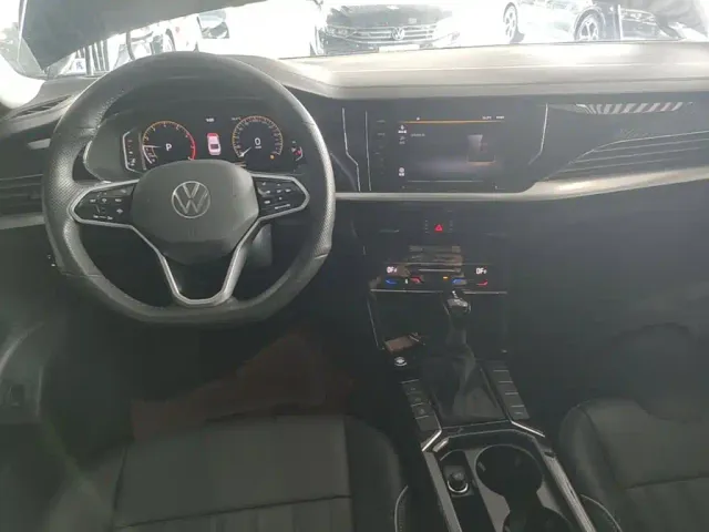Volkswagen Passat — Фото автомобиля 9