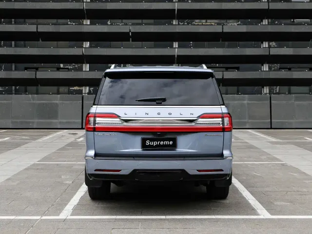 Lincoln Navigator — Фото автомобиля 15