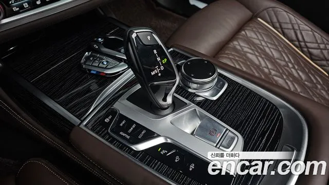BMW 7 Series — Фото автомобиля 9