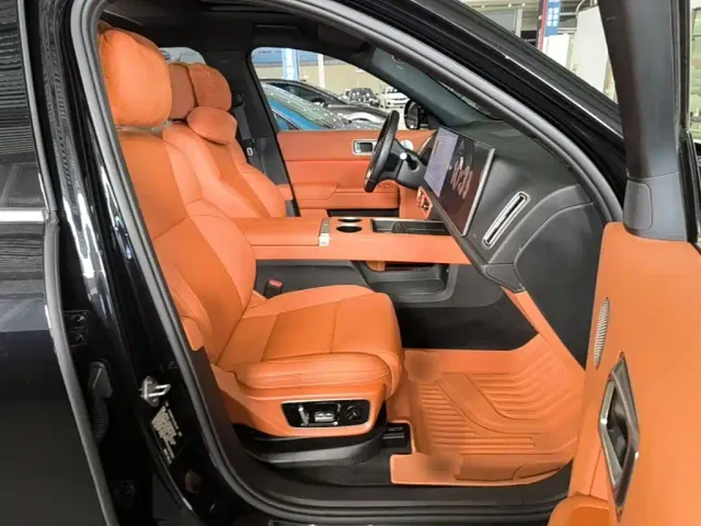 Li Auto L7 — Фото автомобиля 24