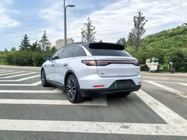Leapmotor C11 — Фото автомобиля 4