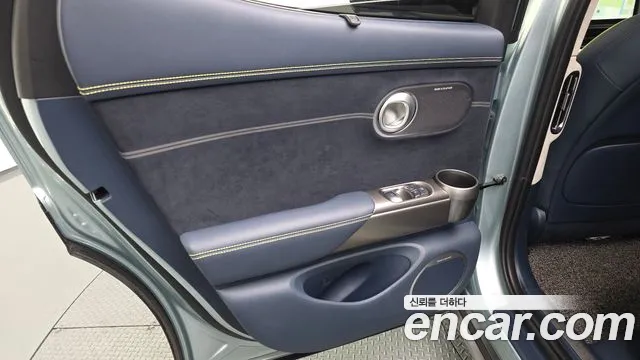 Genesis GV60 — Фото автомобиля 25