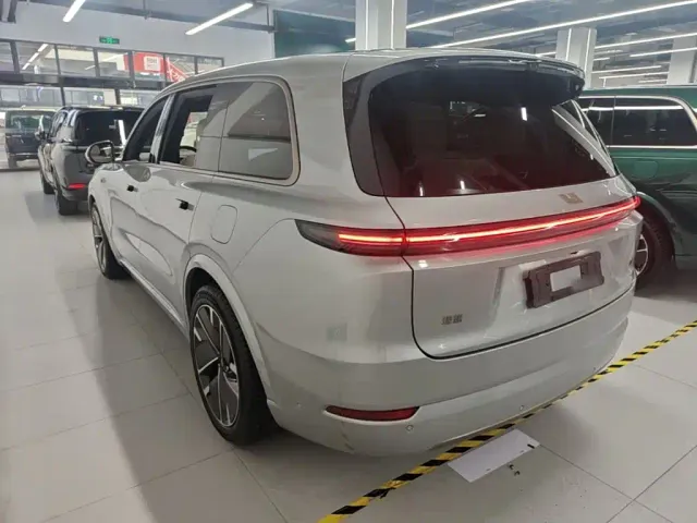 Li Auto L9 — Фото автомобиля 4