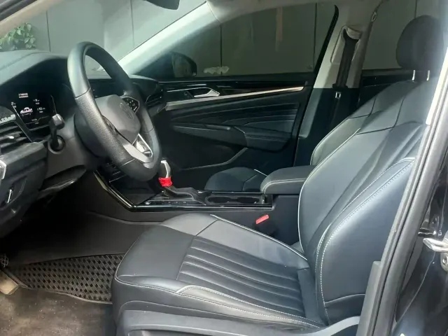 Volkswagen Passat — Фото автомобиля 4