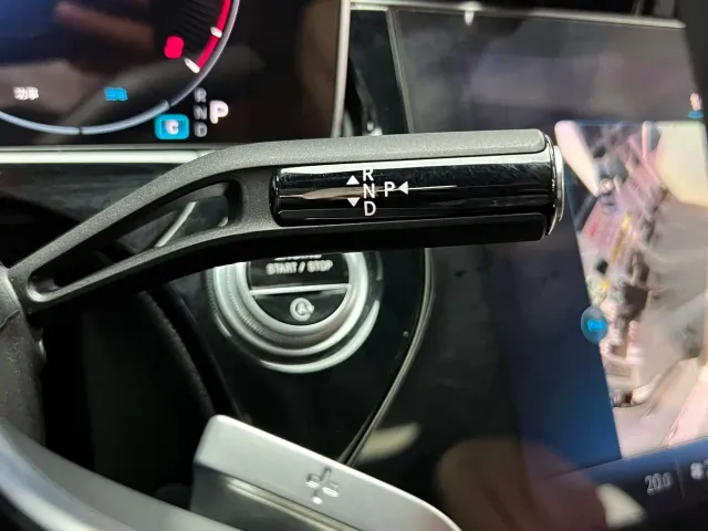 Mercedes-Benz E-Class — Фото автомобиля 21