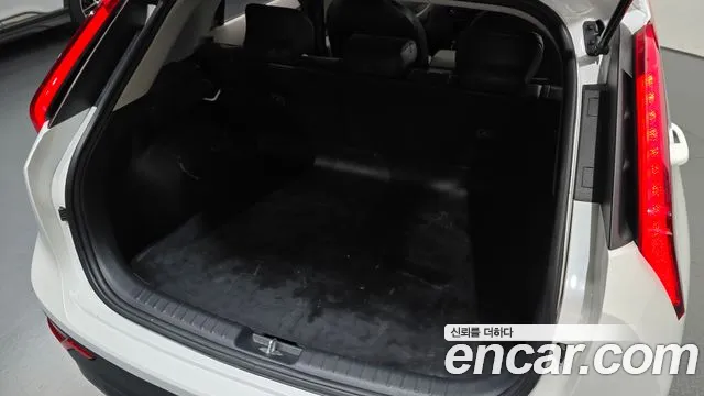 Kia Niro New — Фото автомобиля 26