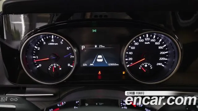 Kia Canival Carnival 4 поколение Бензин 9 мест Prestige — Фото автомобиля 8